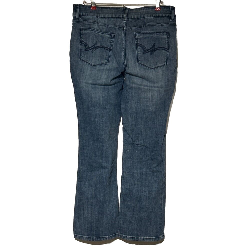 Wrangler Boot Cut Womens Jeans Medium Wash 13x30 Denim Stretch - Picture 5 of 14